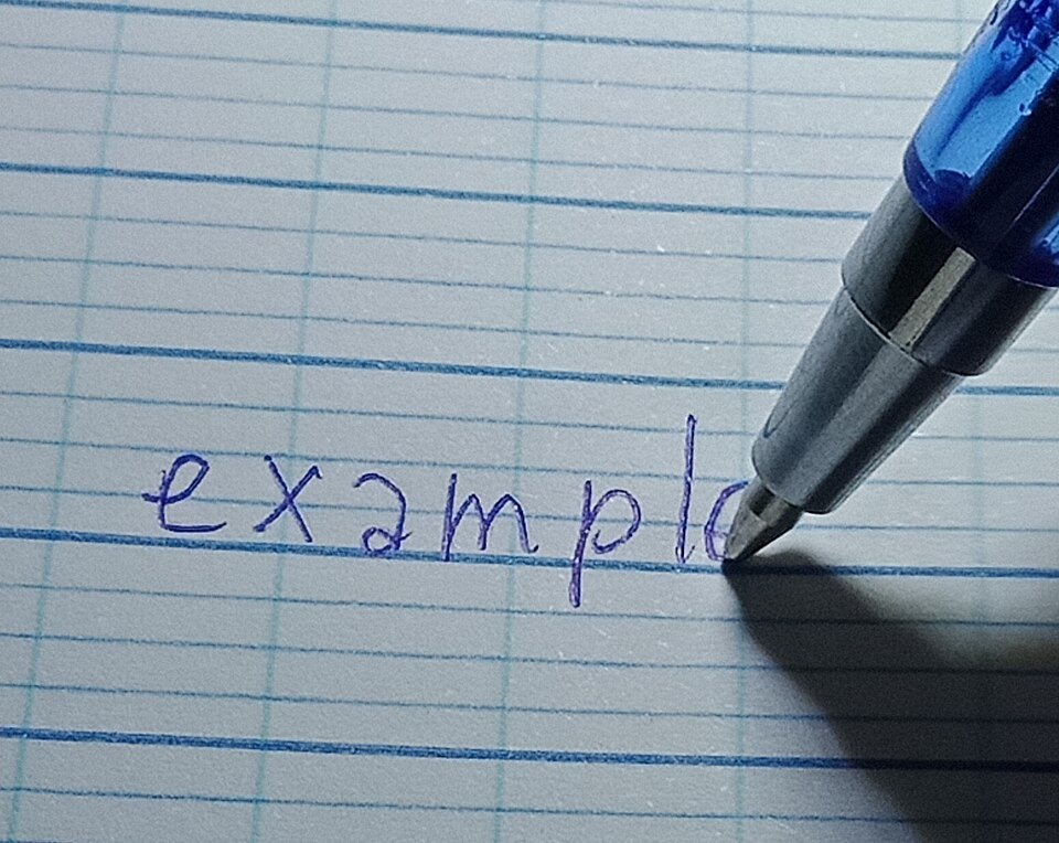 قلم حبر جاف أزرق 0.7 ملم